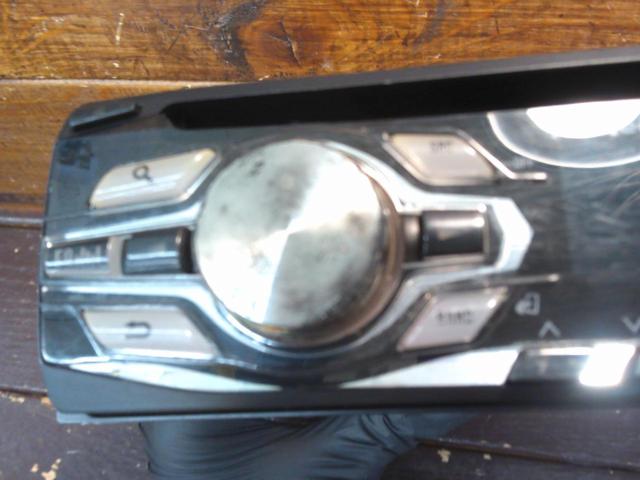 carrozzeria DVH-570
DVD-V / VCD / CD / USB / tuner main unit