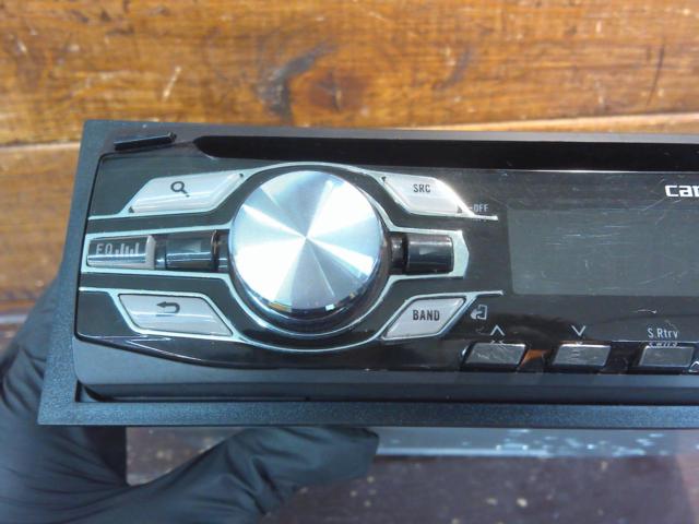 carrozzeria DEH-470
CD / USB / tuner main unit
2011 model