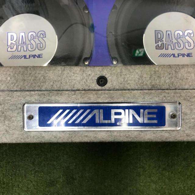 ALPINE
BOSS
BOX with woofer
+
BOOS
EL-102
Amplifier