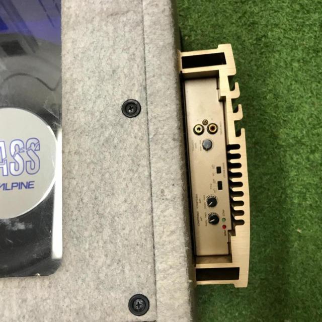 ALPINE
BOSS
BOX with woofer
+
BOOS
EL-102
Amplifier