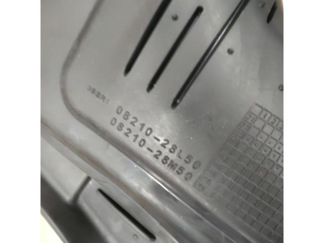 トヨタ 純正オプション ラバーフロアマット ノア 90系 ハイブリッド 7人乗り車 R7年式にて使用してました。 フロント/セカンドの3枚セット