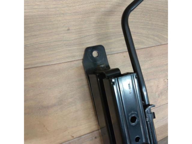 RECARO シートレール アクセラ BL3/BL5/BLE RH側/運転席側/右側