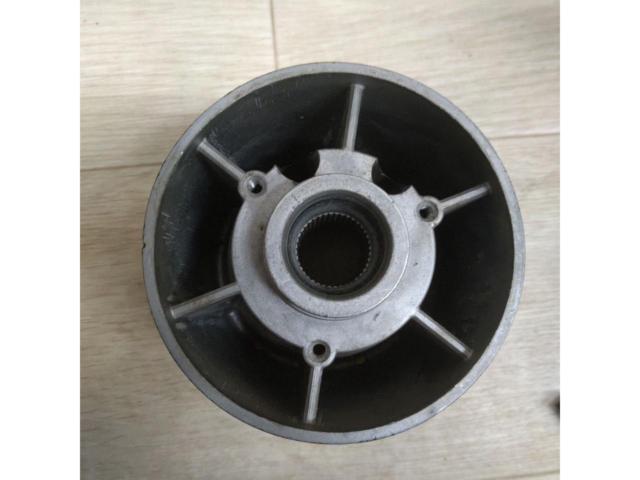  time thing 
NARDI
Cod.3750
Steering boss
Volkswagen Golf
Used in 1978