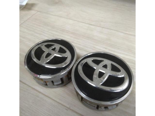 2
Toyota
Genuine
Center cap
black
About 53 mm
2 pieces