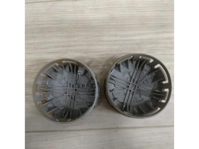 2
Toyota
Genuine
Center cap
black
About 53 mm
2 pieces