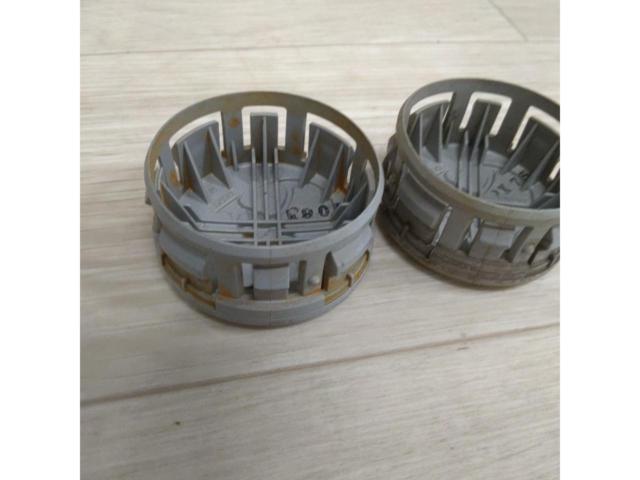 2
Toyota
Genuine
Center cap
black
About 53 mm
2 pieces