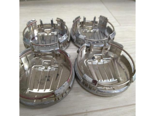 Toyota
Crown
Genuine
Center cap
Chrome
About 62mm
4 pieces set