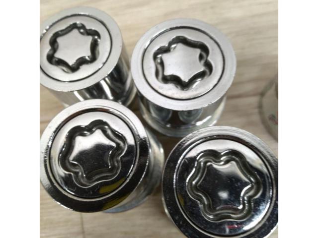 Toyota genuine
Made McGard
Wheel lock
For Taira-za nut
M12 × P1.5