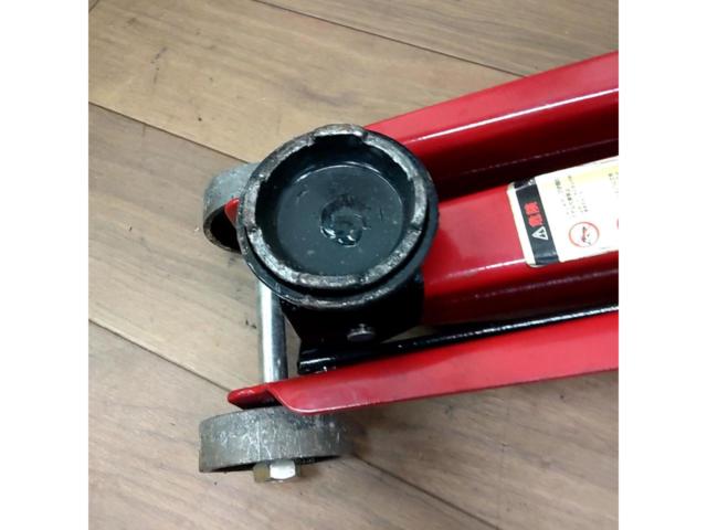 BAL
Hydraulic floor jack