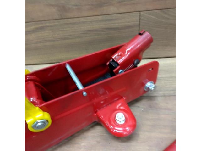 BAL
Hydraulic floor jack