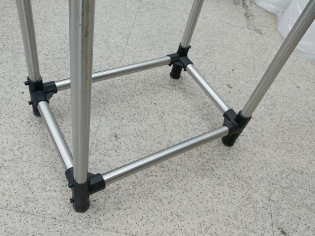 メーカー不明 アルミタイヤラック