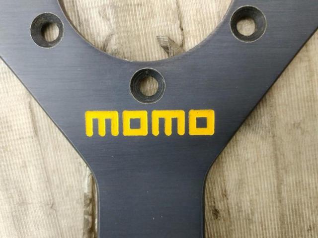 【MOMO】VELOCE レザーステアリング