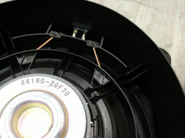 Toyota genuine
Front speakers