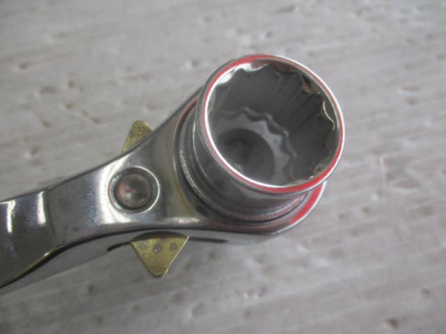 ☆めっけもん☆メーカー不明 シノ付きラチェットレンチ 17/21mm