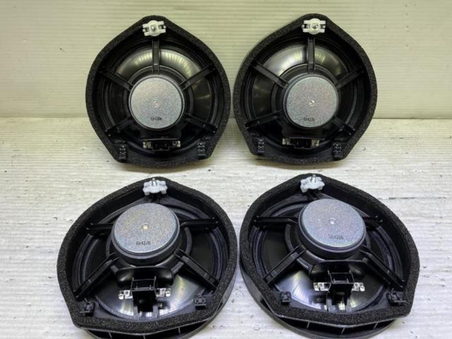 ホンダ (HONDA) GRフィット 純正スピーカー
