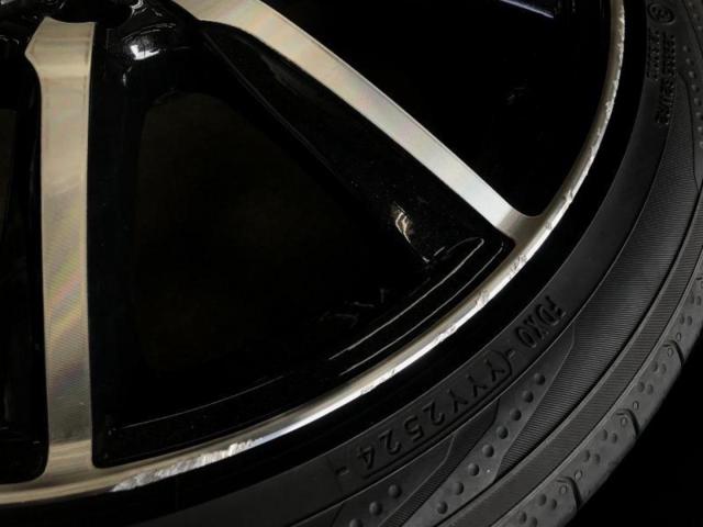 BIGWAY B-WIN VENOZA9 + YOKOHAMA BluEarth-RV RV03 215/45R18 93W
