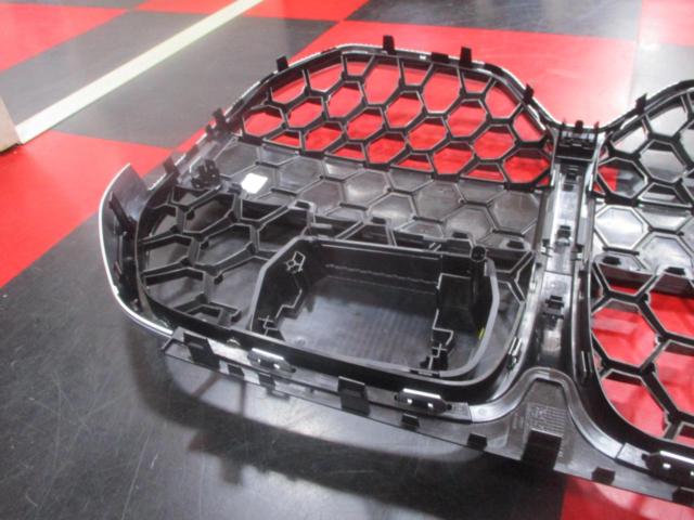 BMW純正 4シリーズ (G26) 420d Mスポーツ 純正 キドニーグリル (フロントグリル)