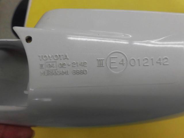 【トヨタ】 60系ヴォクシー 純正ドアミラーカバー