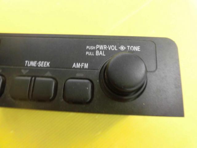 Toyota genuine parts
86120-52041
1DIN Wide AM/FM Radio