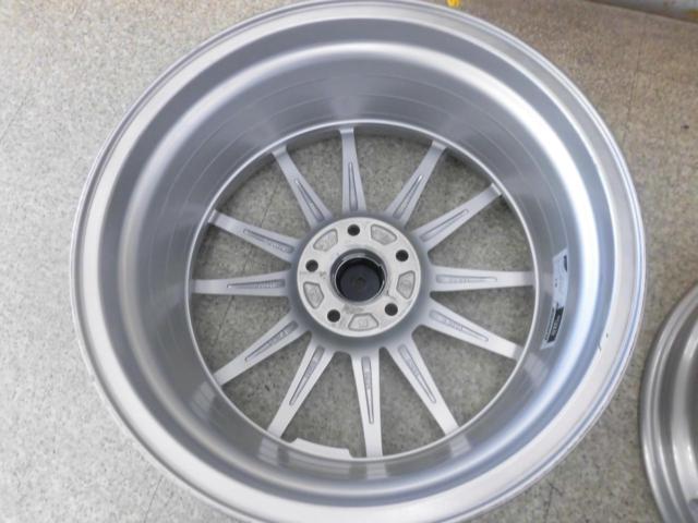 Others
COSMIS
RACING
R1