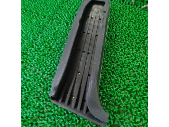 【メーカー不明】ハリアー専用アルミペダルカバー