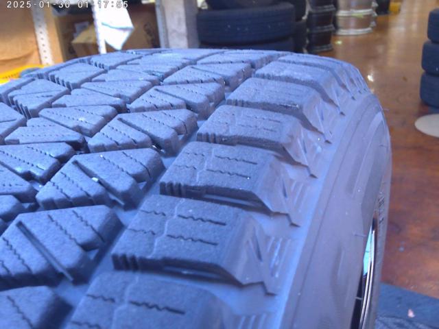 HOT STUFF(ホットスタッフ) Exceeder(エクシーダー) E01 (5HOLE) ダークシルバー + BRIDGESTONE(ブリヂストン)BLIZZAK DM-V3