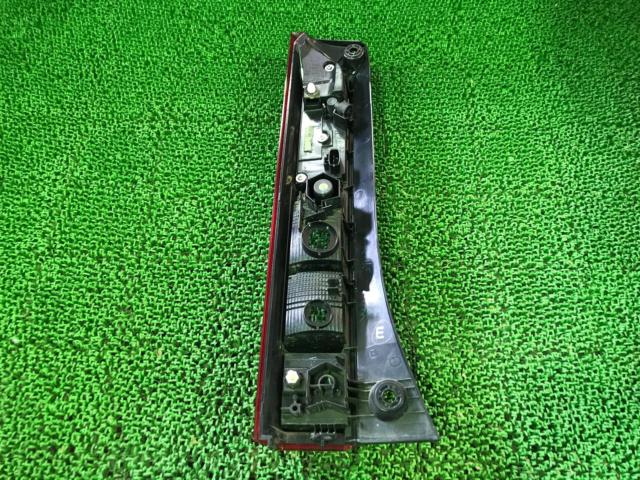 ホンダ純正 N-VAN 純正テールレンズ