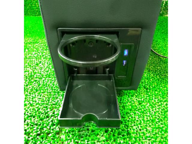 メーカー不明 コンソールボックス セレナ e-POWER/C27