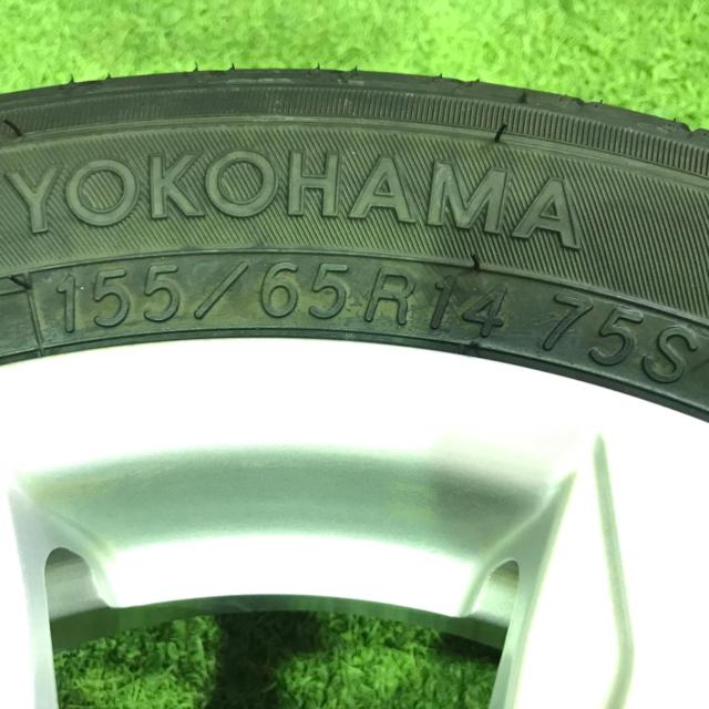 DAIHATSU
Move genuine
14 inches aluminum wheels
+
YOKOHAMA
S306
Four