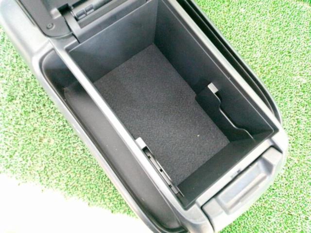 トヨタ純正 200系 ハイエース 8型 純正 センターコンソールボックス