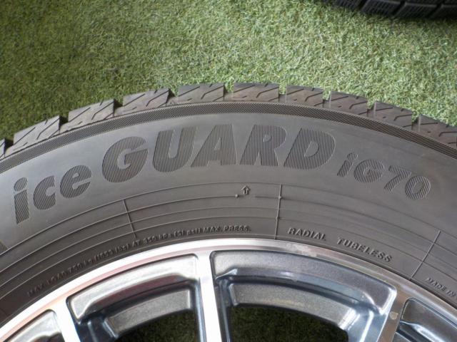GAB Version TR+YOKOHAMA ICE GUARD IG70 215/65R16