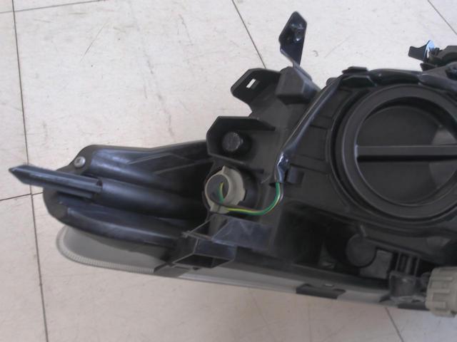 Nissan genuine Skyline Coupe/CKV36 (early model)
Genuine headlight
Right and left