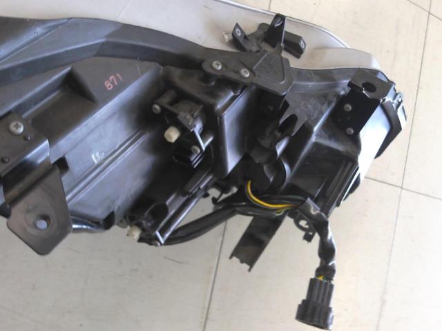 Nissan genuine Skyline Coupe/CKV36 (early model)
Genuine headlight
Right and left