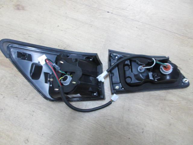 【VLAND】 IS250 LEDテールレンズ 右側2分割のみ
