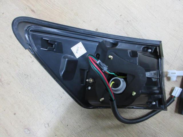 【VLAND】 IS250 LEDテールレンズ 右側2分割のみ