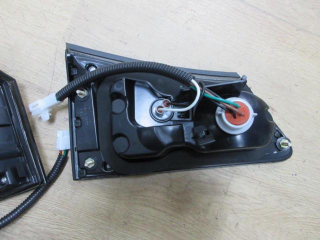 【VLAND】 IS250 LEDテールレンズ 右側2分割のみ