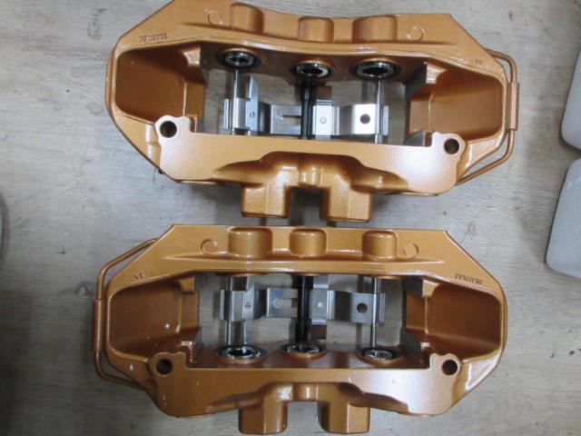 Genuine bmw
F82
M4
Genuine front caliper
Right and left