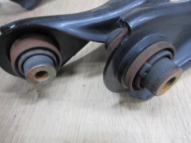 Genuine Honda Accord Tourer
Genuine
Upper arm
2 split