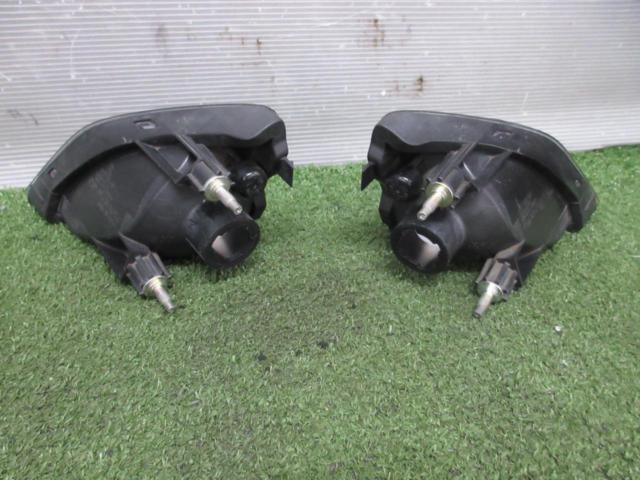 Toyota genuine parts
86
Genuine turn signal lens
Right and left