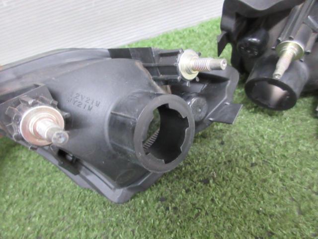 Toyota genuine parts
86
Genuine turn signal lens
Right and left