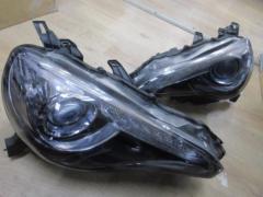 Toyota genuine parts
86
Genuine headlight
Right and left