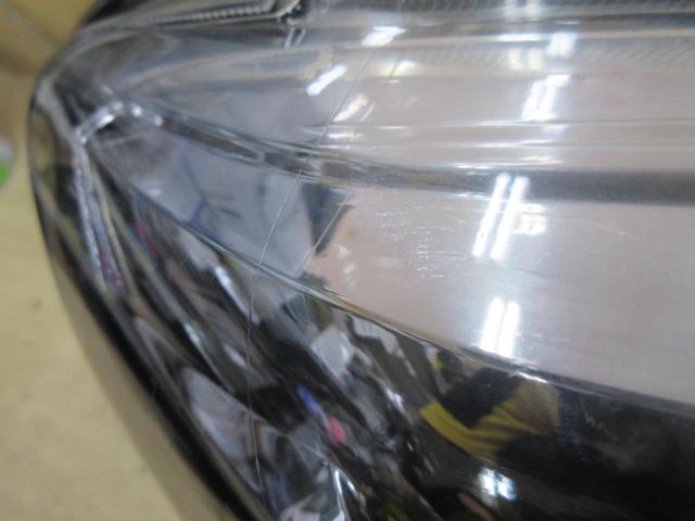 Toyota genuine parts
86
Genuine headlight
Right and left