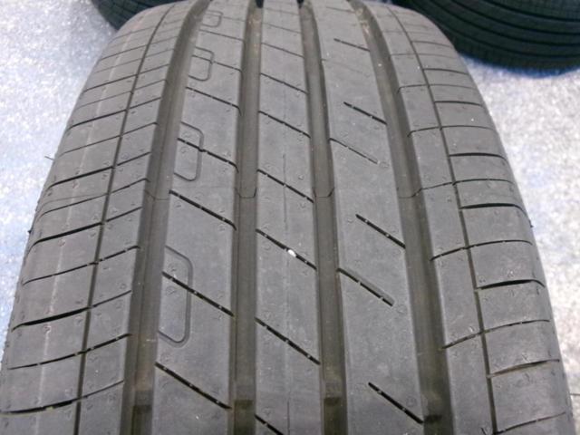 GOODYEAR EFFICIENT GRIP PERFOMANCE