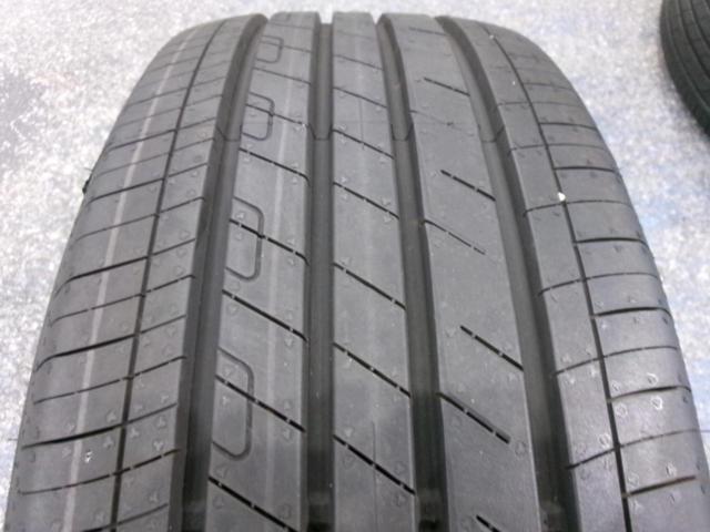 GOODYEAR EFFICIENT GRIP PERFOMANCE