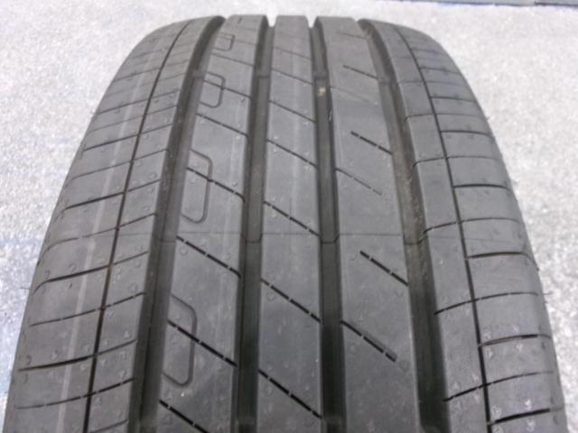 GOODYEAR EFFICIENT GRIP PERFOMANCE