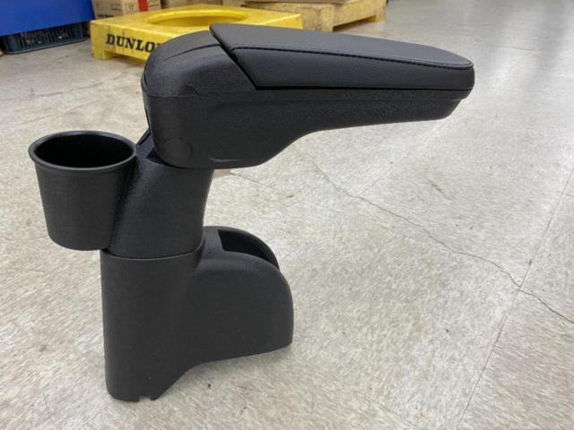 SEIWA Suzuki Every (DA17V series) dedicated armrest
OEM parts from various manufacturers can also be installed!!
black
Online exclusive product