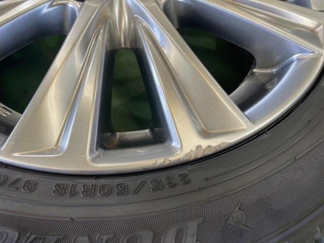 Toyota
30 series previous term
Genuine Alphard/Vellfire type gold
+
DUNLOP (Dunlop)
WINTERMAXX
WM02
235 / 50R18
Plenty of grooves! Made in 2023
Also 20 system