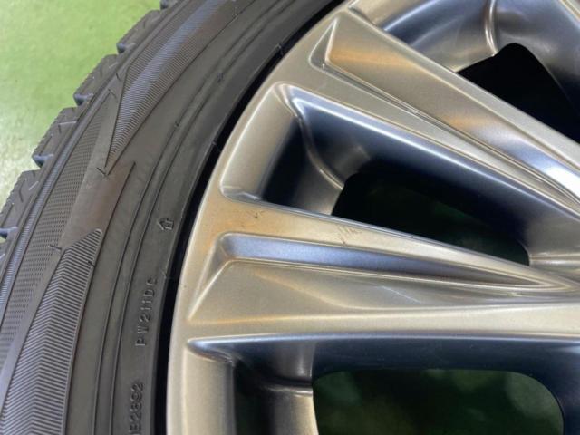Toyota
30 series previous term
Genuine Alphard/Vellfire type gold
+
DUNLOP (Dunlop)
WINTERMAXX
WM02
235 / 50R18
Plenty of grooves! Made in 2023
Also 20 system