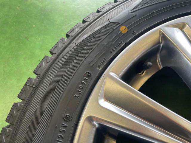 Toyota
30 series previous term
Genuine Alphard/Vellfire type gold
+
DUNLOP (Dunlop)
WINTERMAXX
WM02
235 / 50R18
Plenty of grooves! Made in 2023
Also 20 system