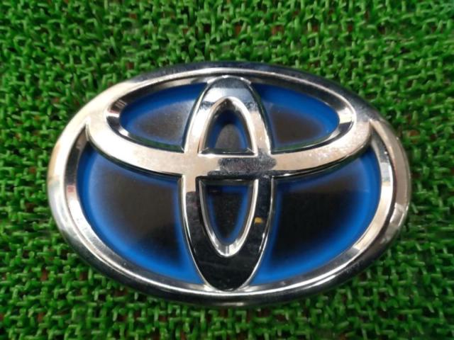TOYOTA(トヨタ) ZVW30 プリウス純正エンブレム